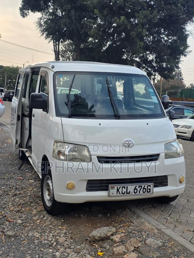 Toyota TownAce 2010 White