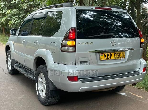 Toyota Land Cruiser Prado 2004 Silver