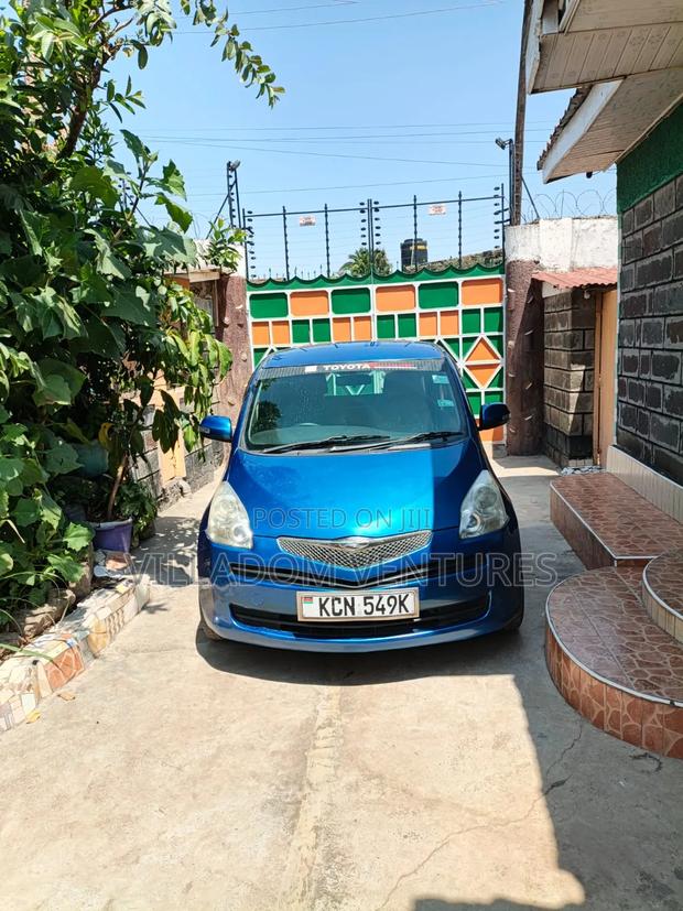 Toyota Sienta 2009 Blue