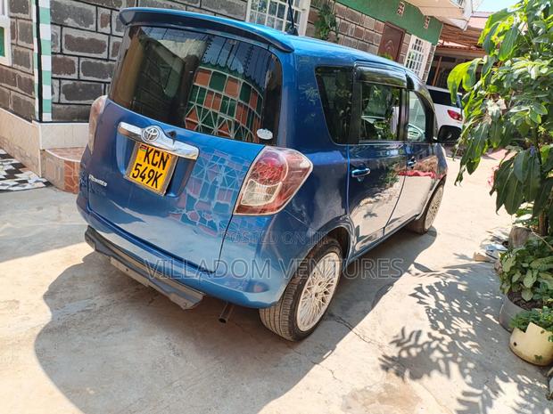 Toyota Sienta 2009 Blue