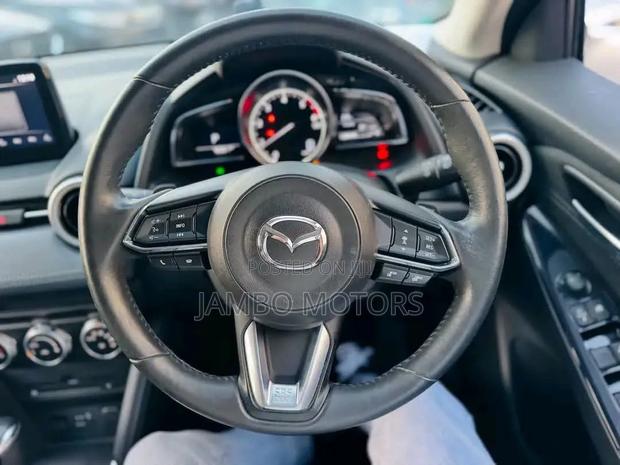 Mazda 2 2021