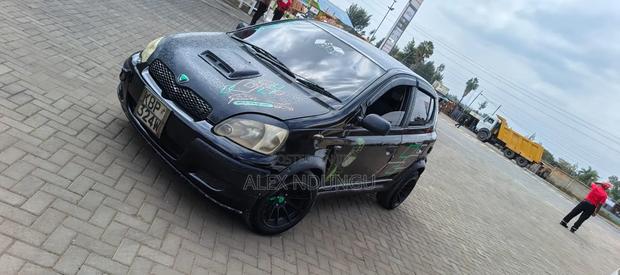 Toyota Vitz 2004 Black