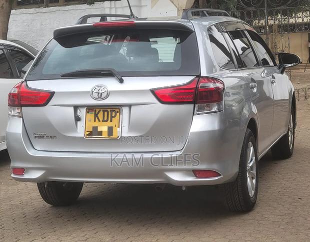 Toyota Corolla Fielder 2016 Silver
