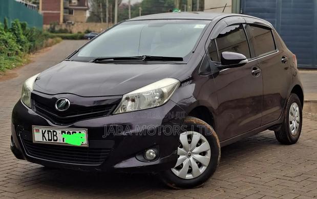Toyota Vitz 2013 Brown