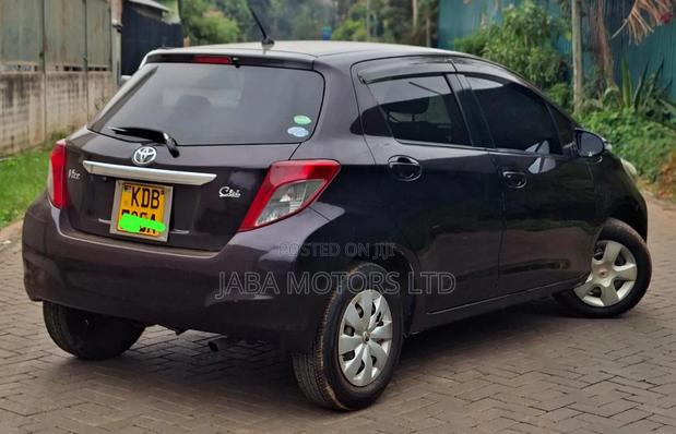 Toyota Vitz 2013 Brown