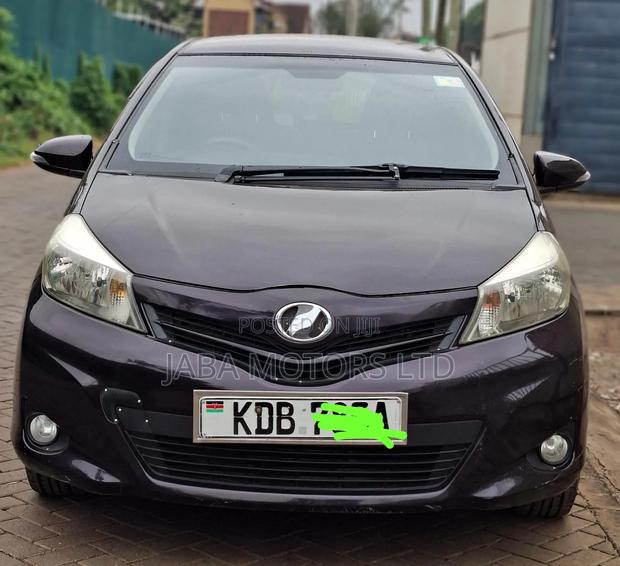 Toyota Vitz 2013 Brown