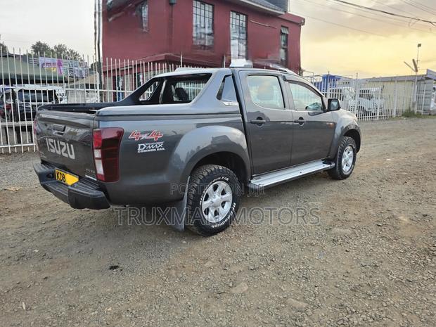 Isuzu D-MAX 2020 Gray