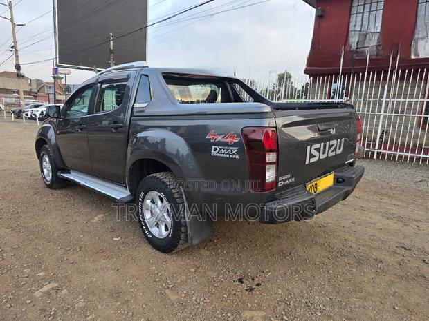 Isuzu D-MAX 2020 Gray