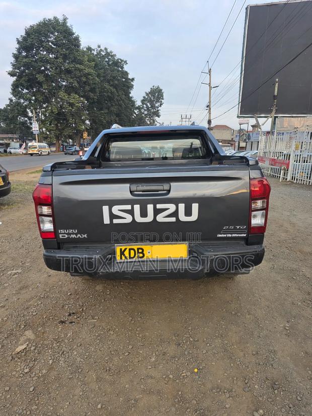 Isuzu D-MAX 2020 Gray