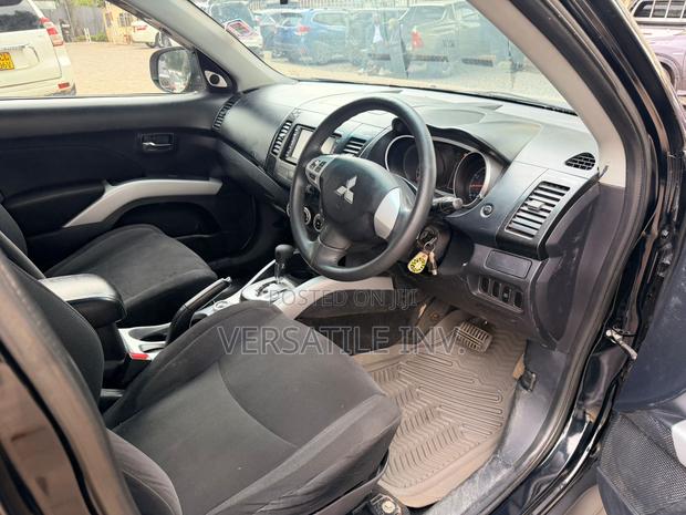 Mitsubishi Outlander 2010 Black