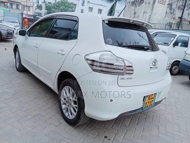 Toyota Blade 2011 White