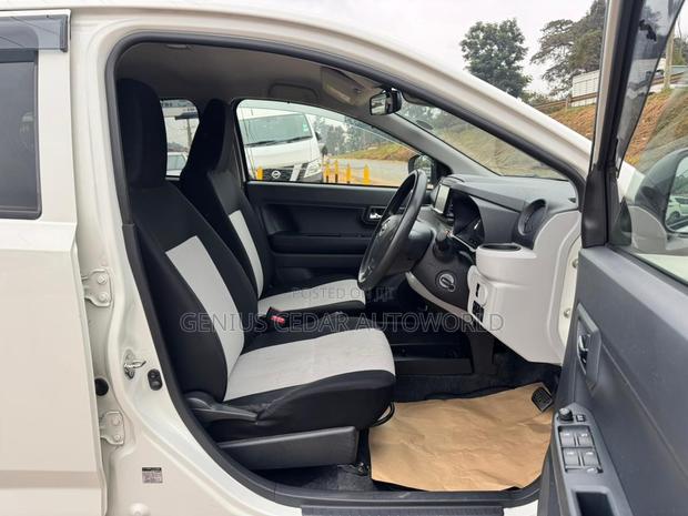 Daihatsu Mira 2018