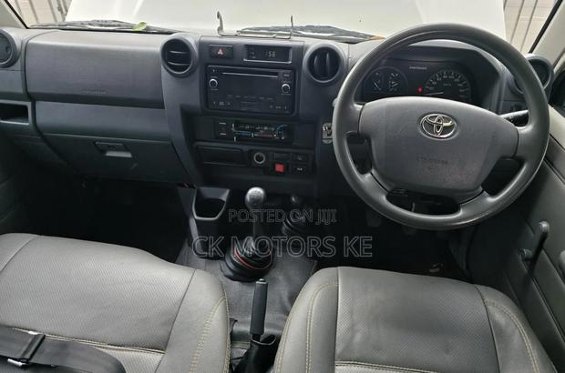 Toyota Land Cruiser 2016 White