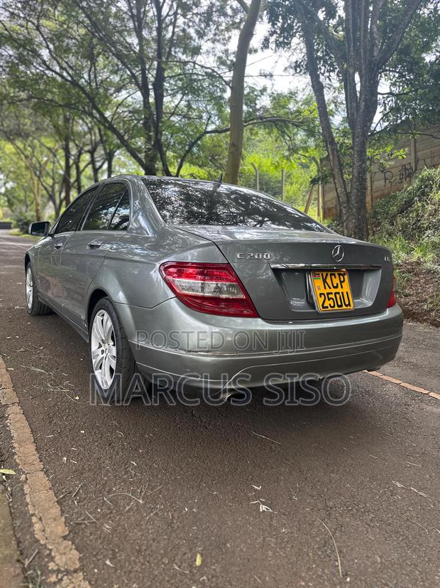 Mercedes-Benz C200 2010 Gray