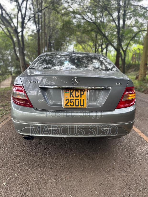 Mercedes-Benz C200 2010 Gray