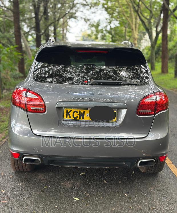 Porsche Cayenne S Hybrid 2013 Gray