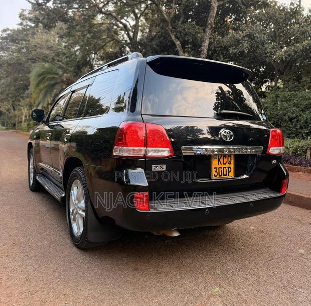 Toyota Land Cruiser 4.6 V8 ZX 2011 Black