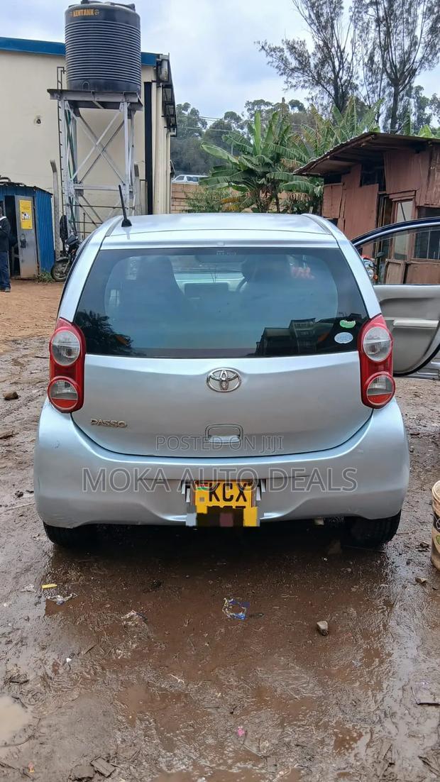 Toyota Passo 1.0 FWD 2012 Silver