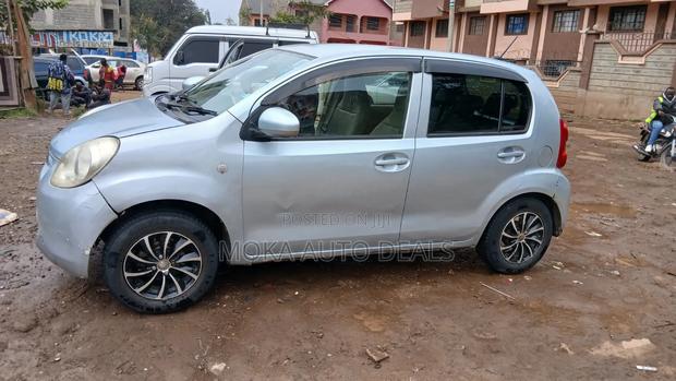 Toyota Passo 1.0 FWD 2012 Silver
