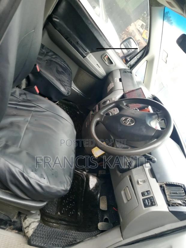 Toyota Noah 2009 Silver