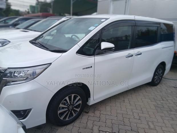Toyota Esquire 2019 White