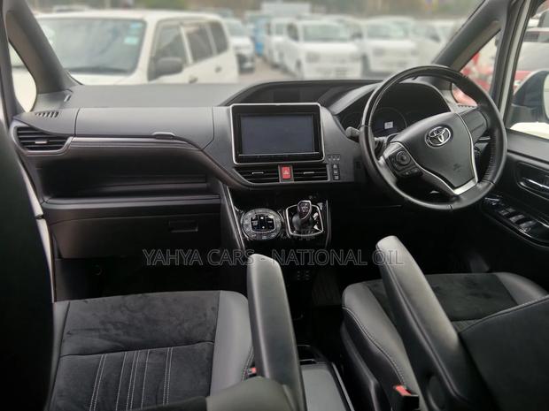 Toyota Esquire 2019 White