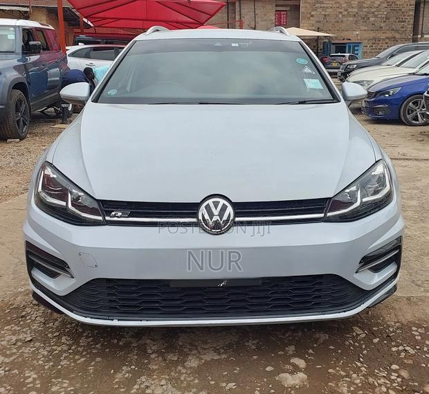 Volkswagen Golf 2018 White