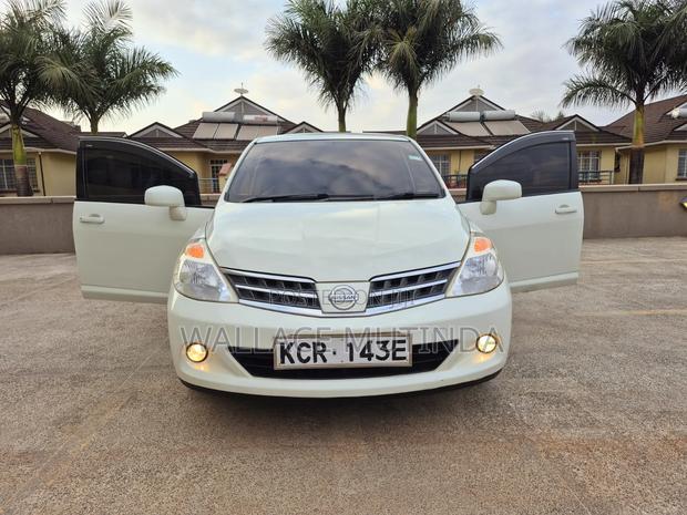 Nissan Tiida 2011 Ivory