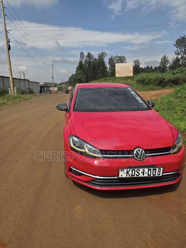 Volkswagen Golf TSI S FWD 2018 Red