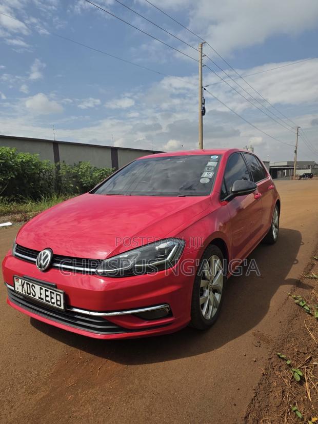 Volkswagen Golf TSI S FWD 2018 Red