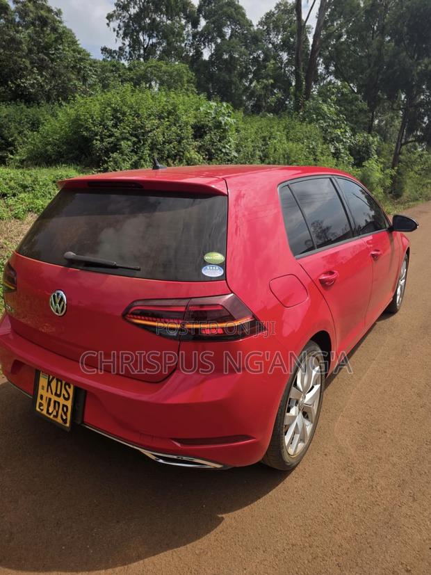 Volkswagen Golf TSI S FWD 2018 Red