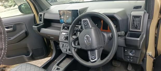 Daihatsu Tanto 2021