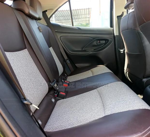Toyota Yaris 2021 Black