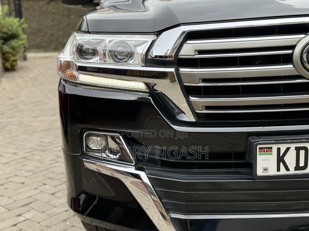 Toyota Land Cruiser 2016 Black