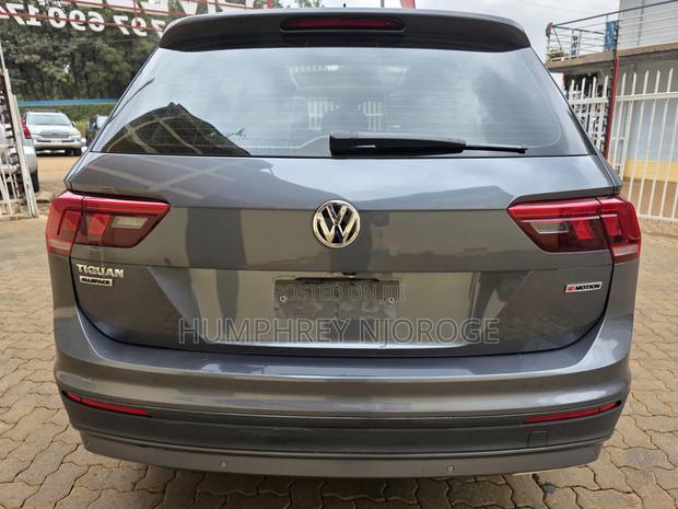Volkswagen Tiguan 2.0T SEL Premium R-Line AWD 4MOTION 2019 Gray