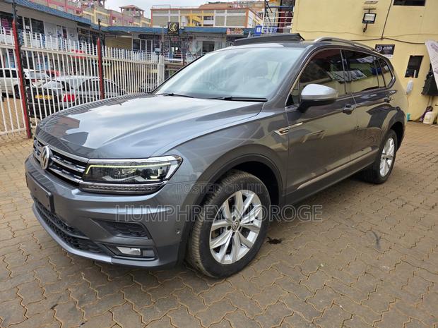 Volkswagen Tiguan 2.0T SEL Premium R-Line AWD 4MOTION 2019 Gray