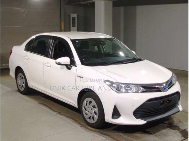 Toyota Axio 1.5 Hybrid 2WD 2020 White