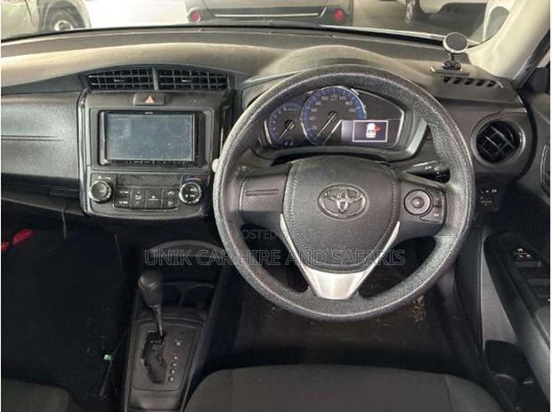 Toyota Axio 1.5 Hybrid 2WD 2020 White