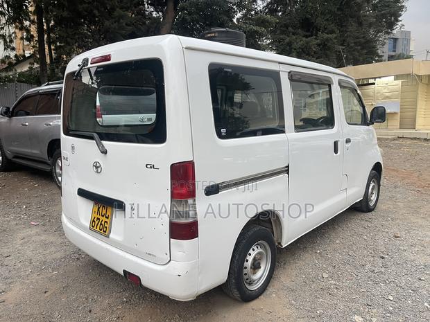 Toyota TownAce 2010 White