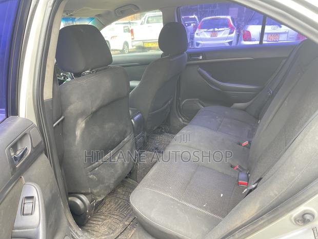 Toyota Avensis 2005 Silver