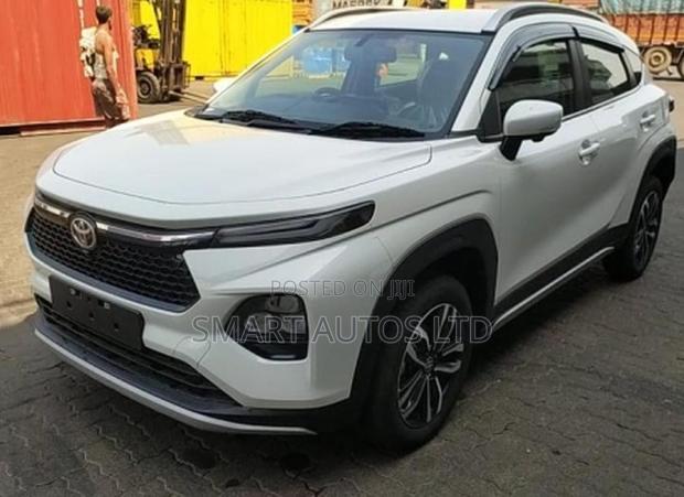 Toyota Urban Cruiser 2024 Off white