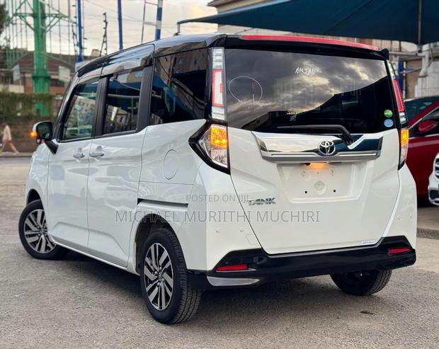 Toyota Tank 2019 White