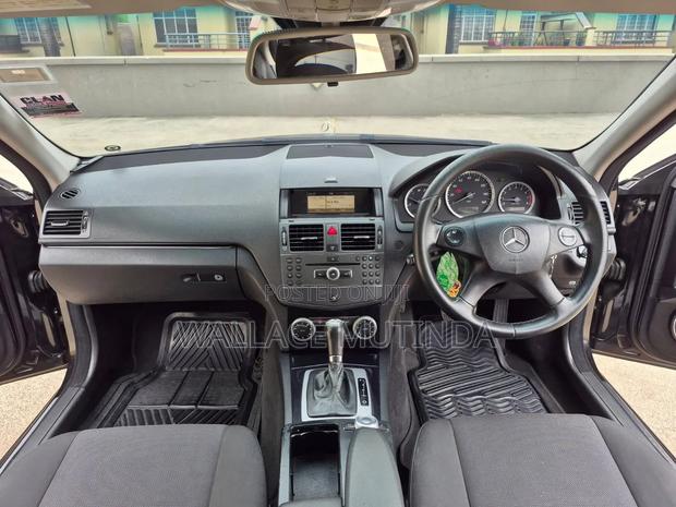 Mercedes-Benz C180 2011 Black