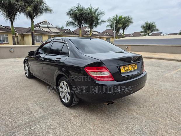 Mercedes-Benz C180 2011 Black