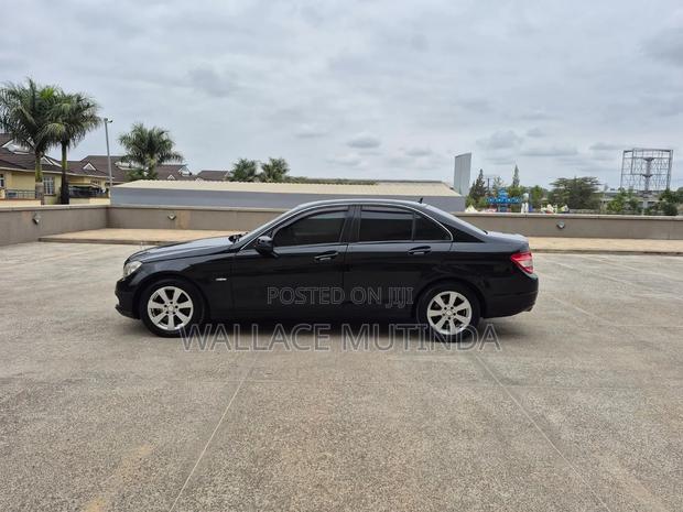 Mercedes-Benz C180 2011 Black