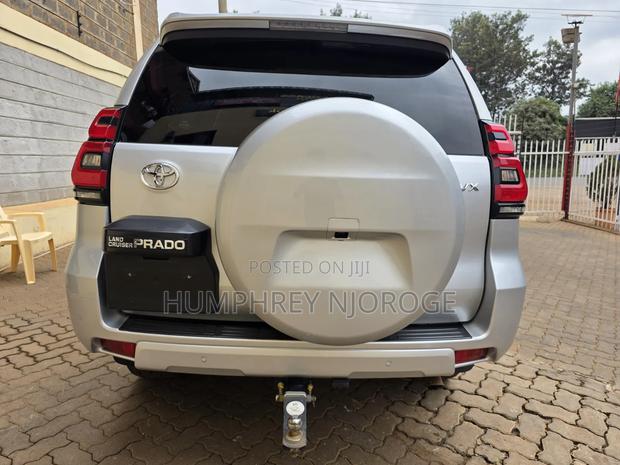 Toyota Land Cruiser Prado 2021 Silver