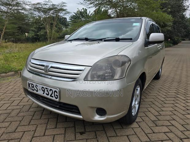 Toyota Raum 2005 Gold