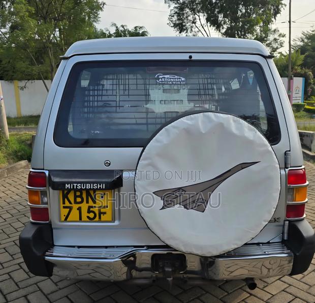 Mitsubishi Pajero 2009 Silver