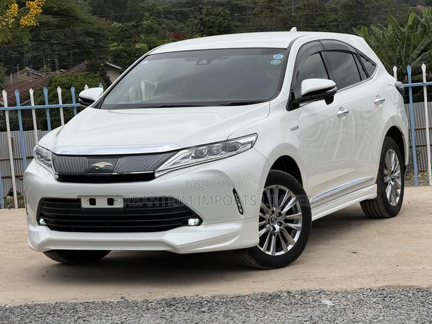 Toyota Harrier 2.5 Hybrid 4WD 2019 White