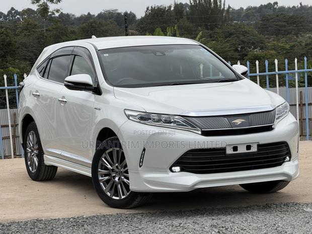 Toyota Harrier 2.5 Hybrid 4WD 2019 White